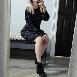 NWT Velvet Winola Floral Printed Challis D…